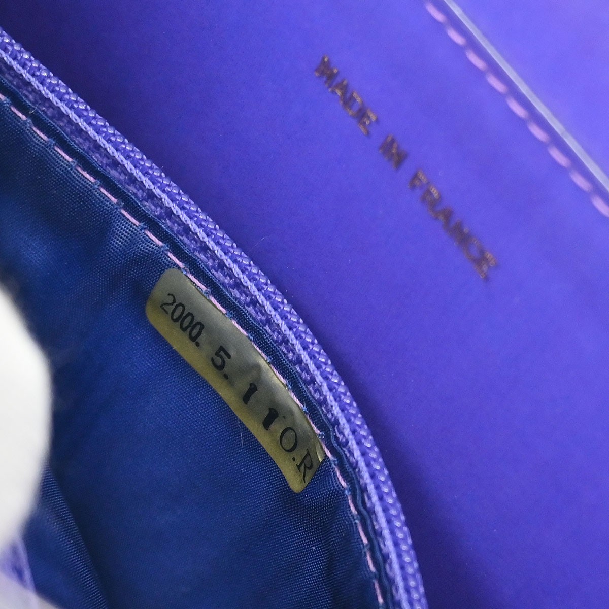 Chanel Chanel Vintage Holographic Chain Tote Vinyl Small Paars