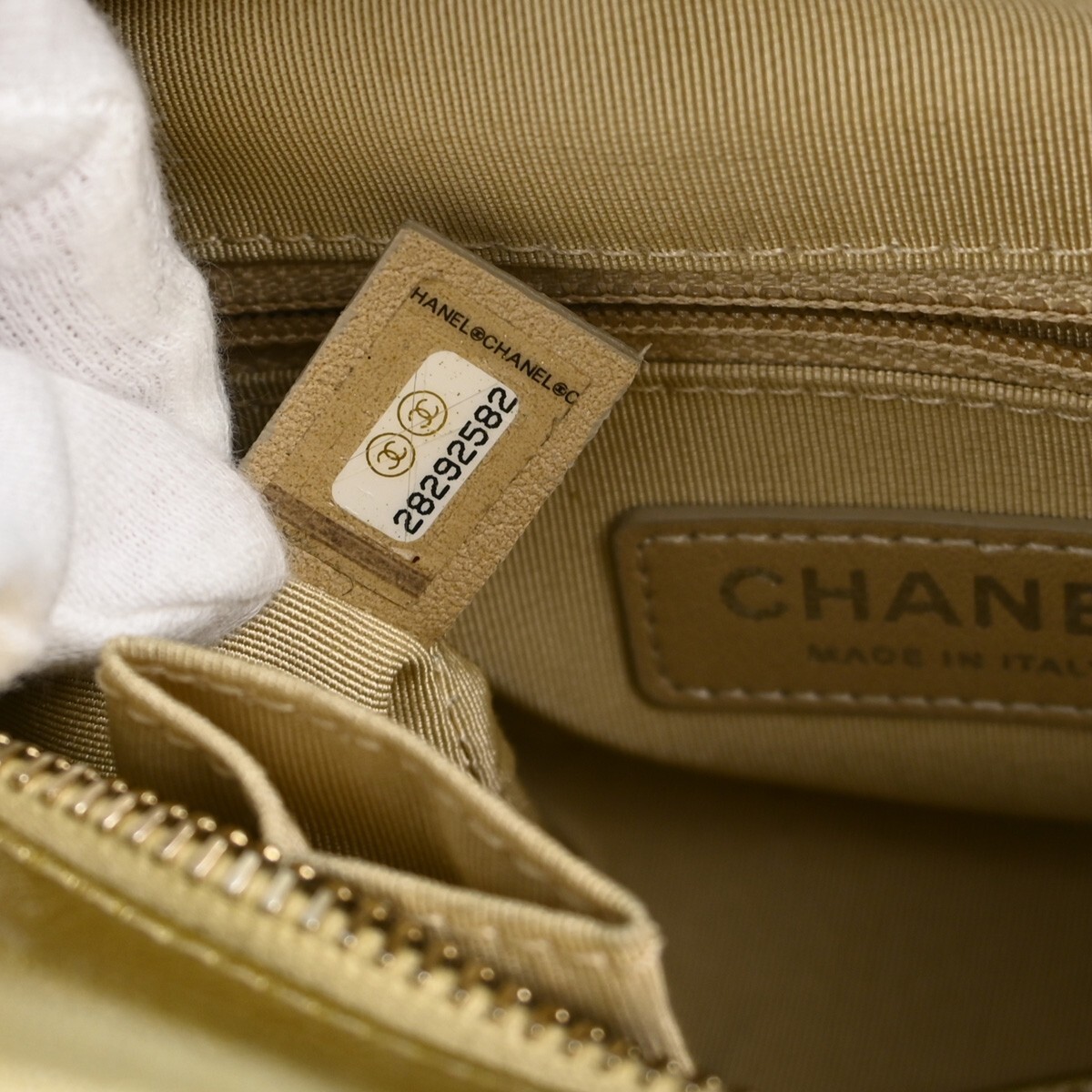 Chanel Chanel Gabrielle Hobo Quilted Metallic Aged Calfskin Small Goud