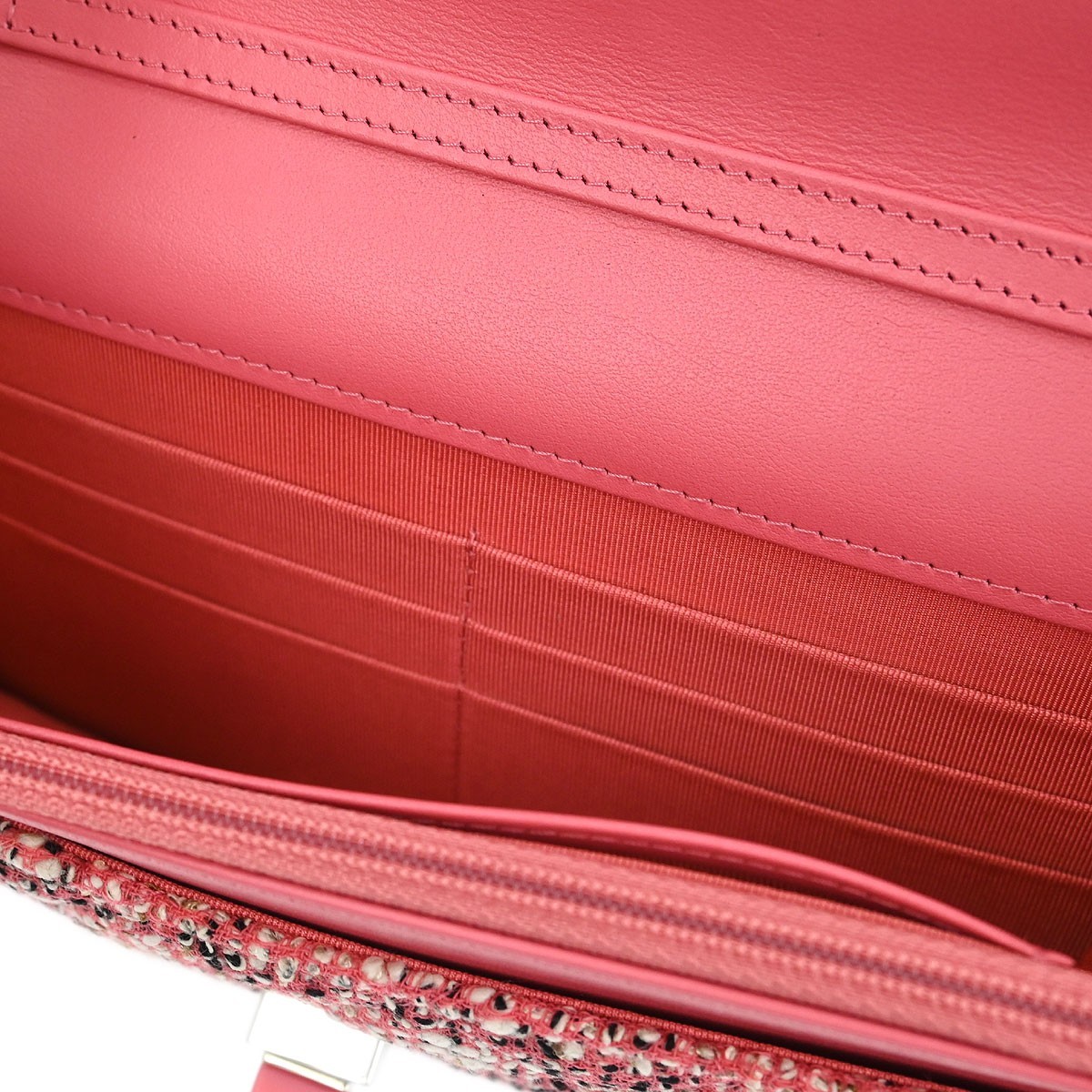 Chanel Chanel Reissue 2.55 Flap Bag Quilted Tweed with Resin Detail 225 Roze