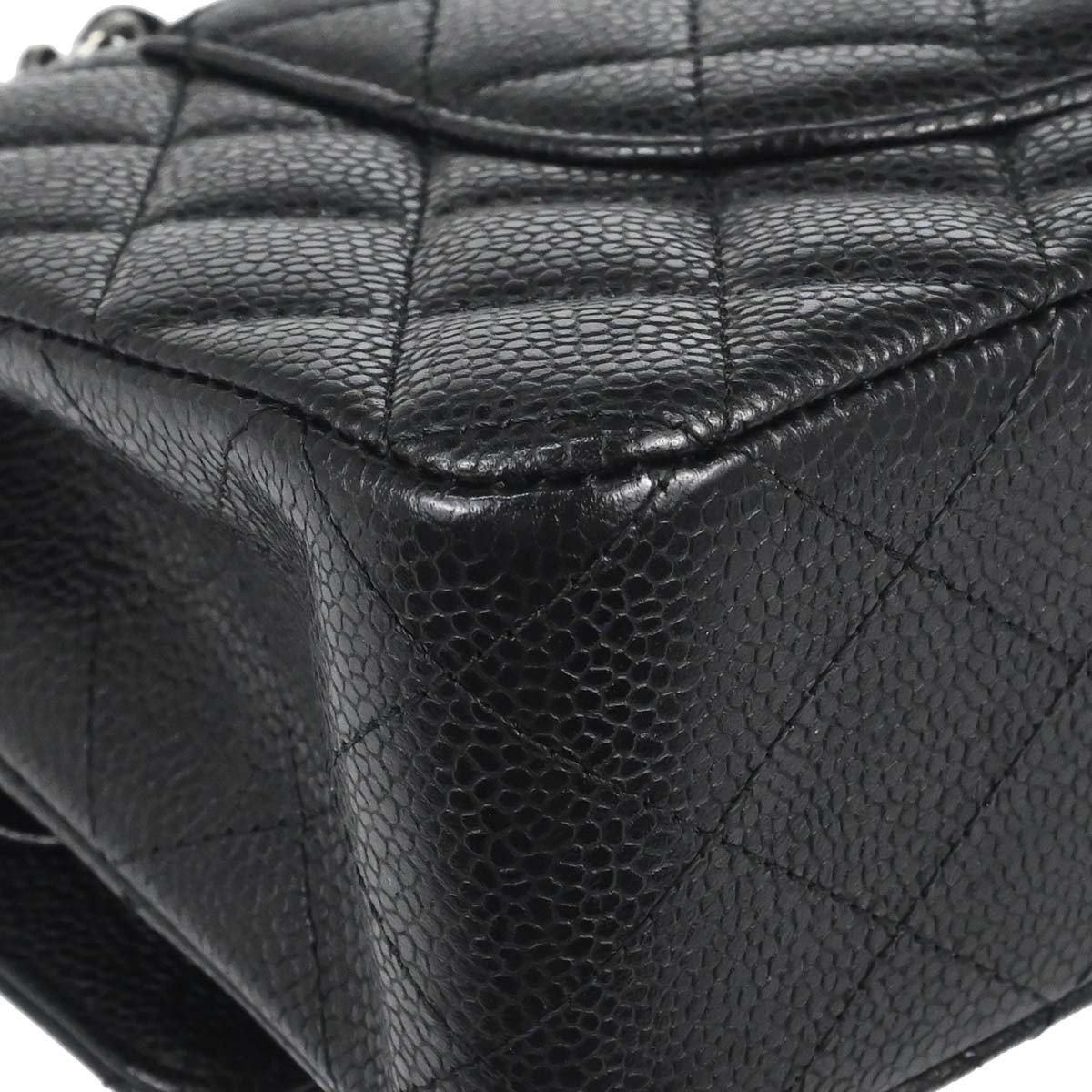 Chanel Timeless - Classic Double Flap Bag Quilted Caviar Medium Zwart