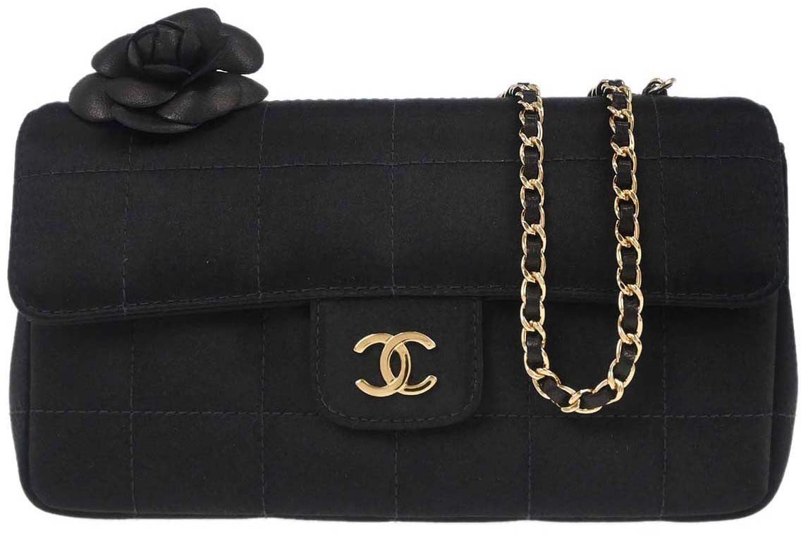 Chanel Chanel Chocolate Bar Flap Bag Quilted Satin Mini Zwart