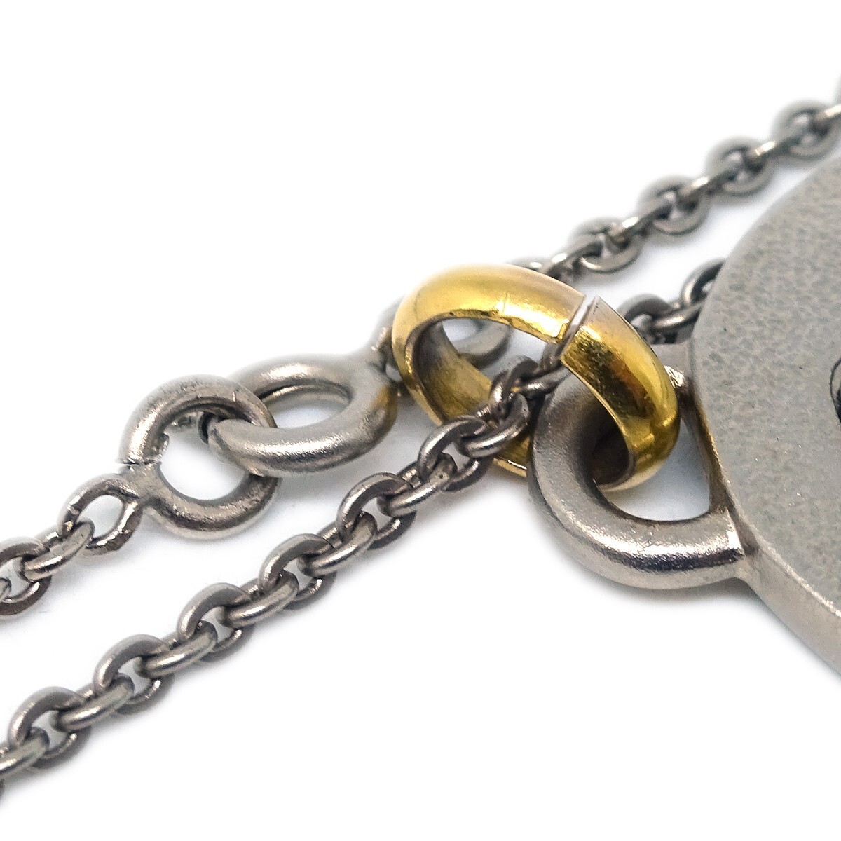 Chanel Chanel Medallion Pendant Necklace Metal Zilver