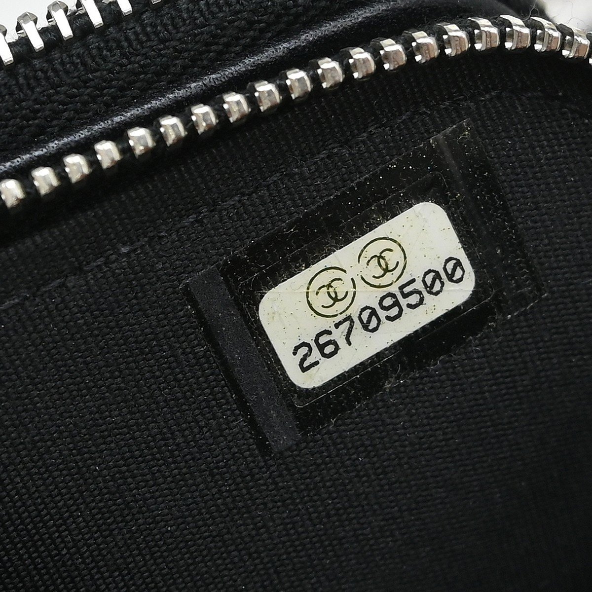 Chanel Diamond CC Double Zip Clutch with Chain Quilted Lambskin Zwart