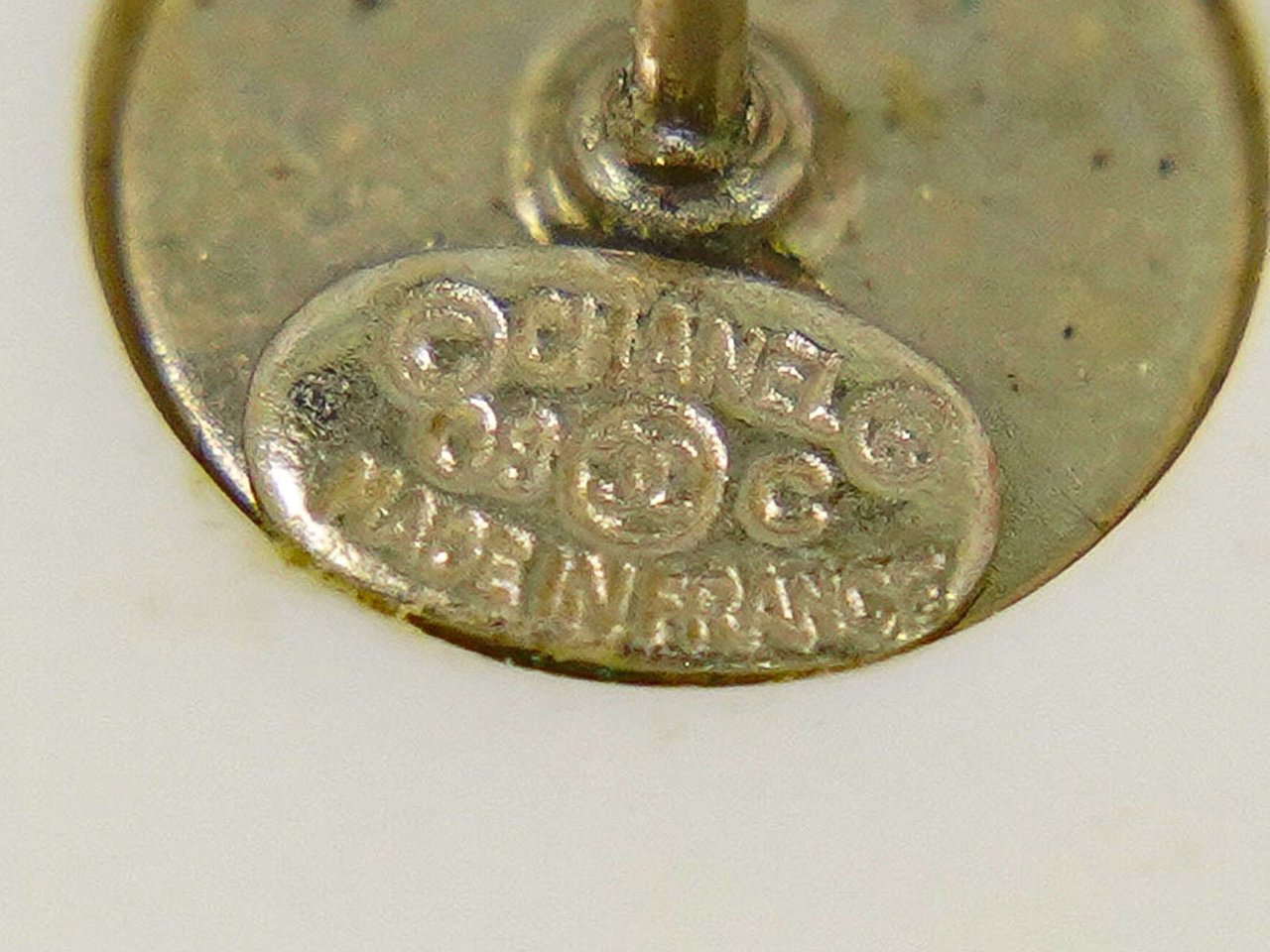 Chanel Chanel CC Square Stud Earrings Resin and Metal Roze