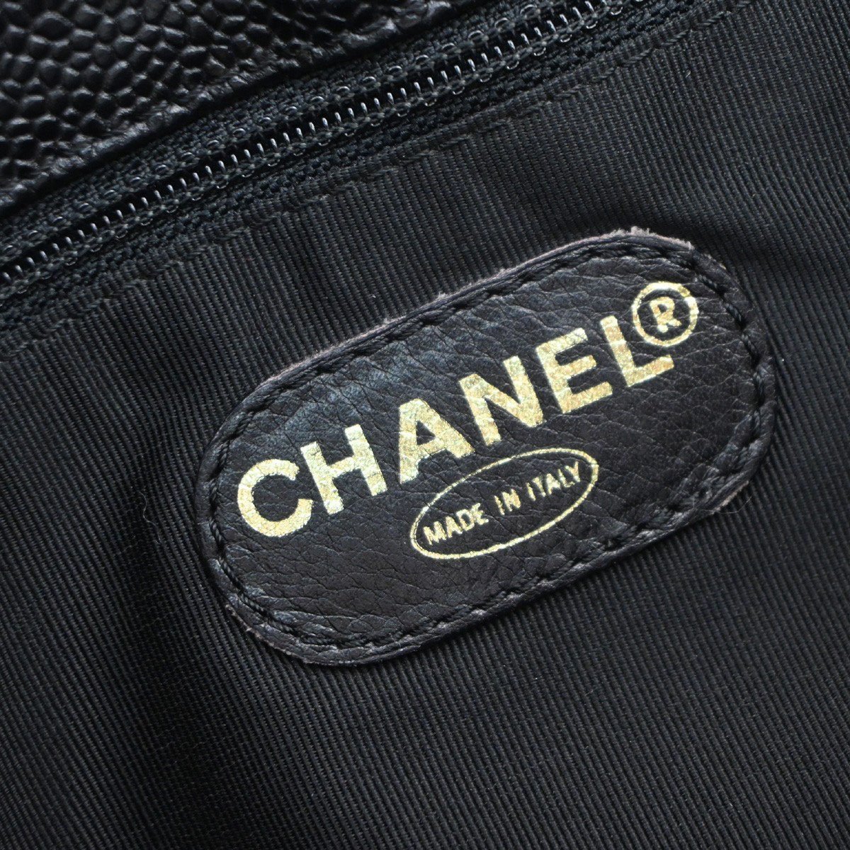 Chanel Chanel Vintage Timeless Zip Tote Caviar Medium Zwart