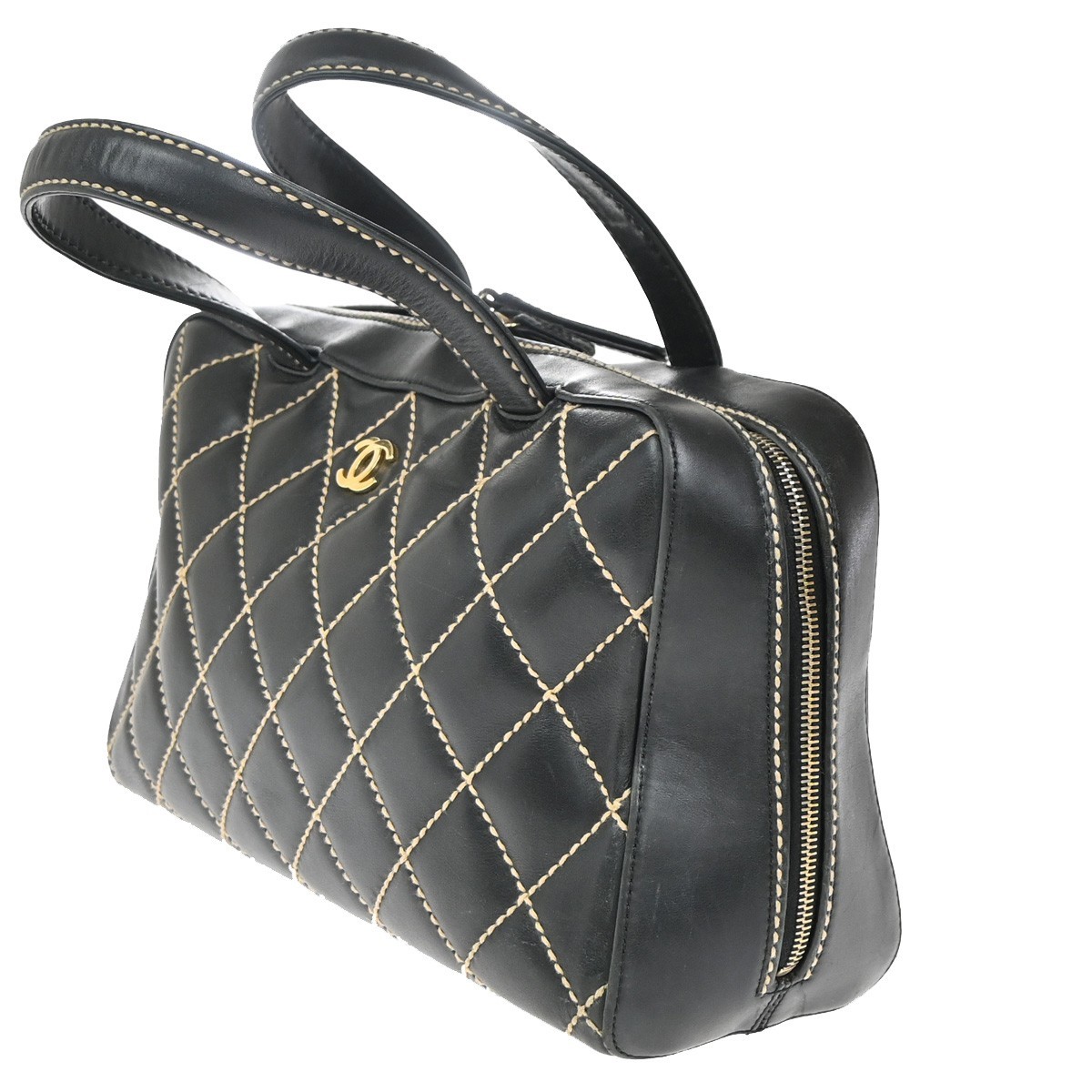 Chanel Chanel Surpique Boston Bag Quilted Leather Large Zwart