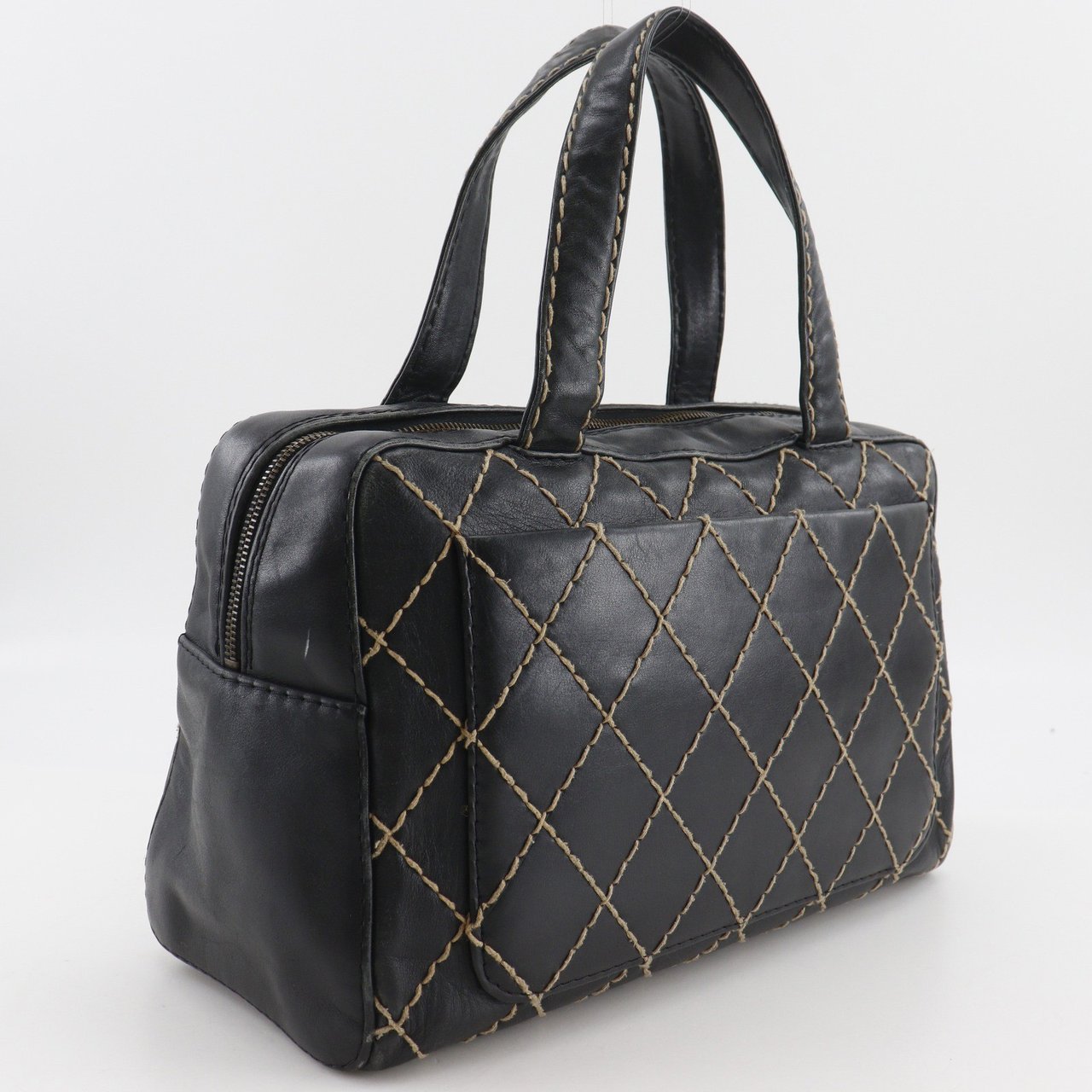 Chanel Surpique Boston Quilted Leather Large Zwart