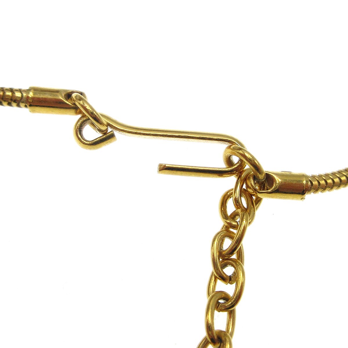 Chanel Chanel Vintage CC Clover Pendant Necklace Resin Goud