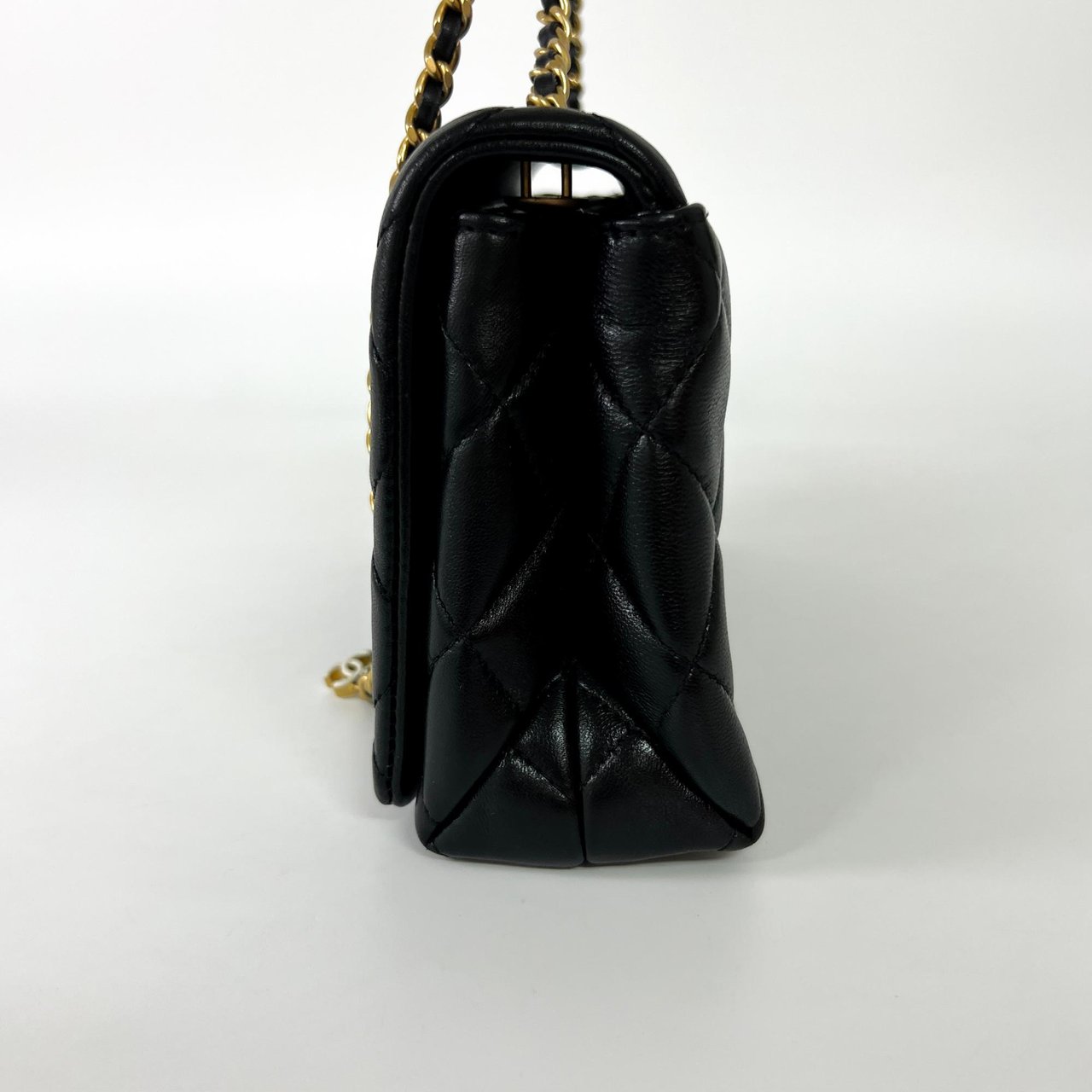 Chanel Chanel Enamel Multi CC Chain Flap Bag Quilted Lambskin Mini Zwart