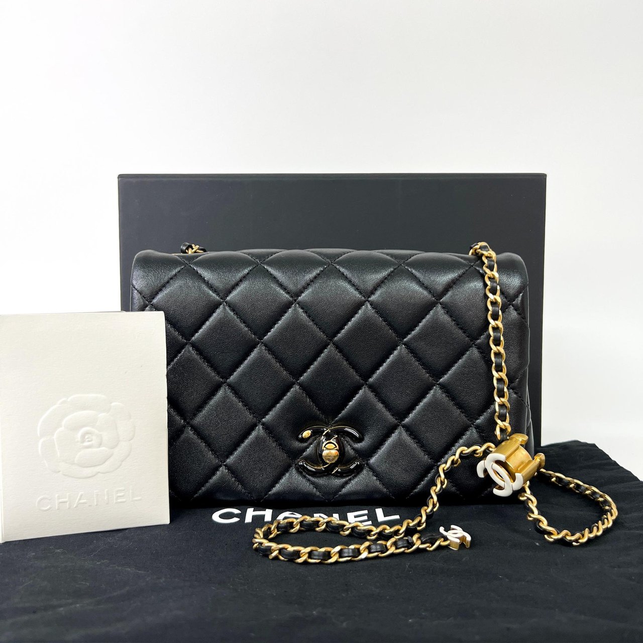 Chanel Chanel Enamel Multi CC Chain Flap Bag Quilted Lambskin Mini Zwart