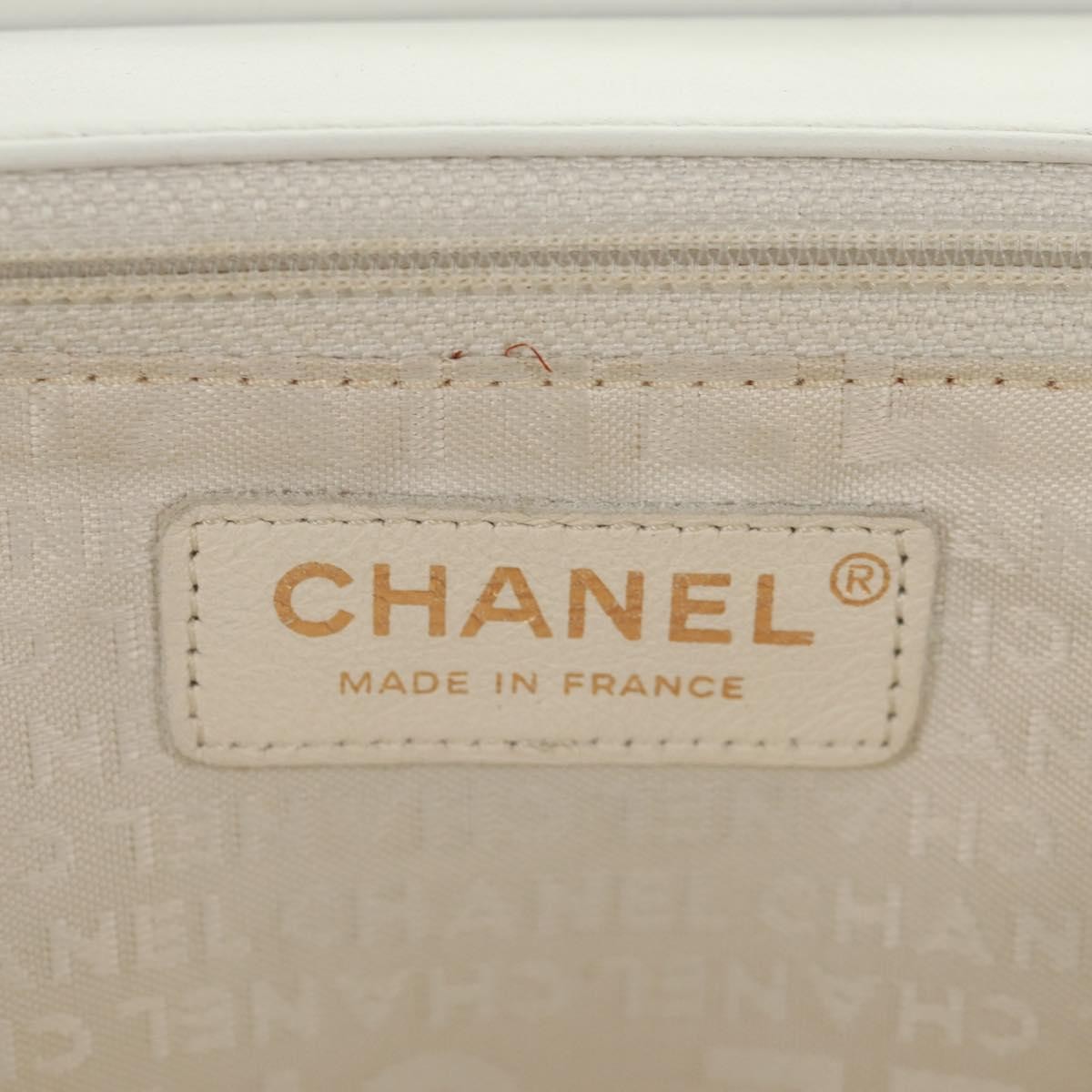 Chanel Chanel Chocolate Bar Mademoiselle Shoulder Bag Quilted Lambskin Medium Zwart