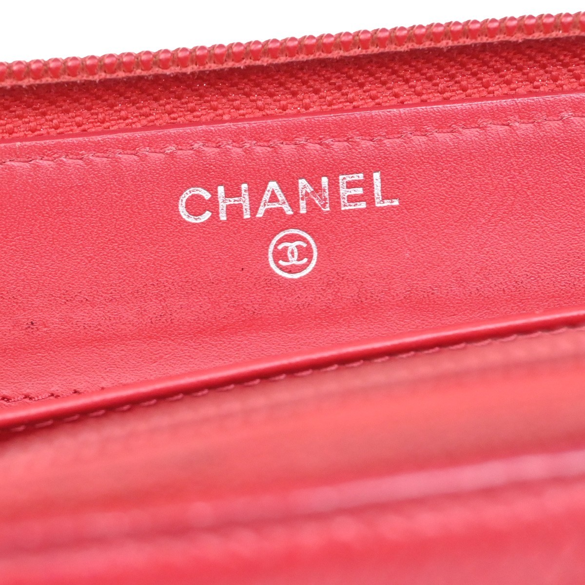 Chanel Chanel Timeless CC Zipped Wallet Calfskin Rood
