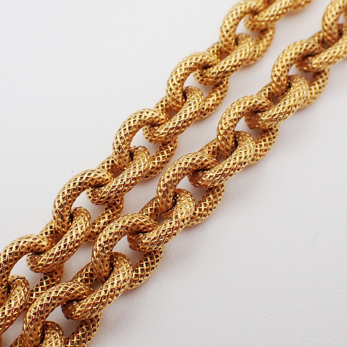Chanel Chanel Vintage CC Logo Chain Charm Pendant Gold-plated Goud