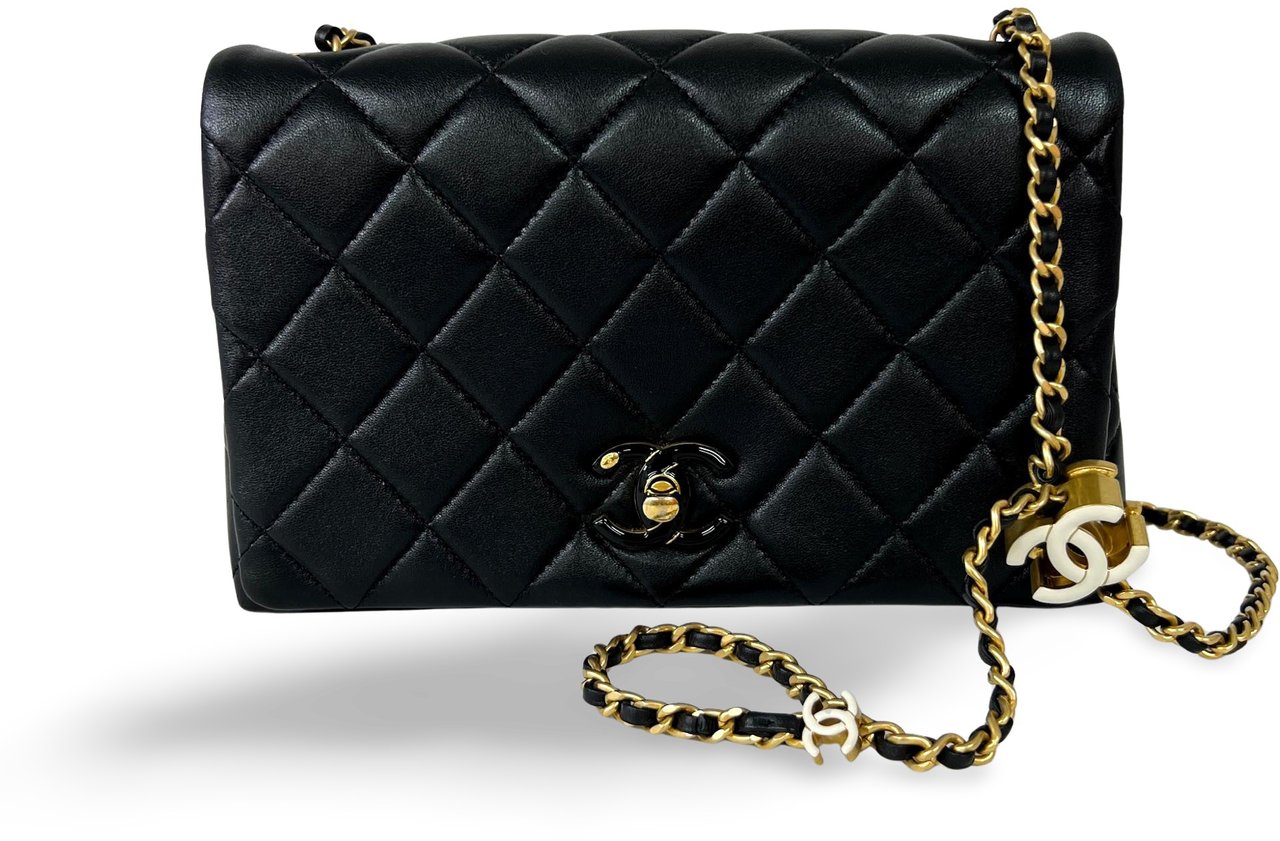 Chanel Chanel Timeless - Classic Double Flap Bag Quilted Lambskin Small Zwart