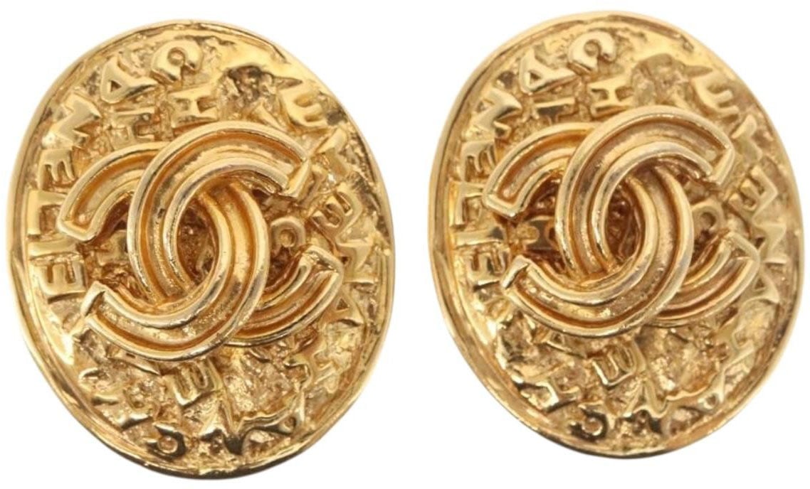 Chanel Chanel Vintage CC Oval Clip-On Earrings Metal Goud