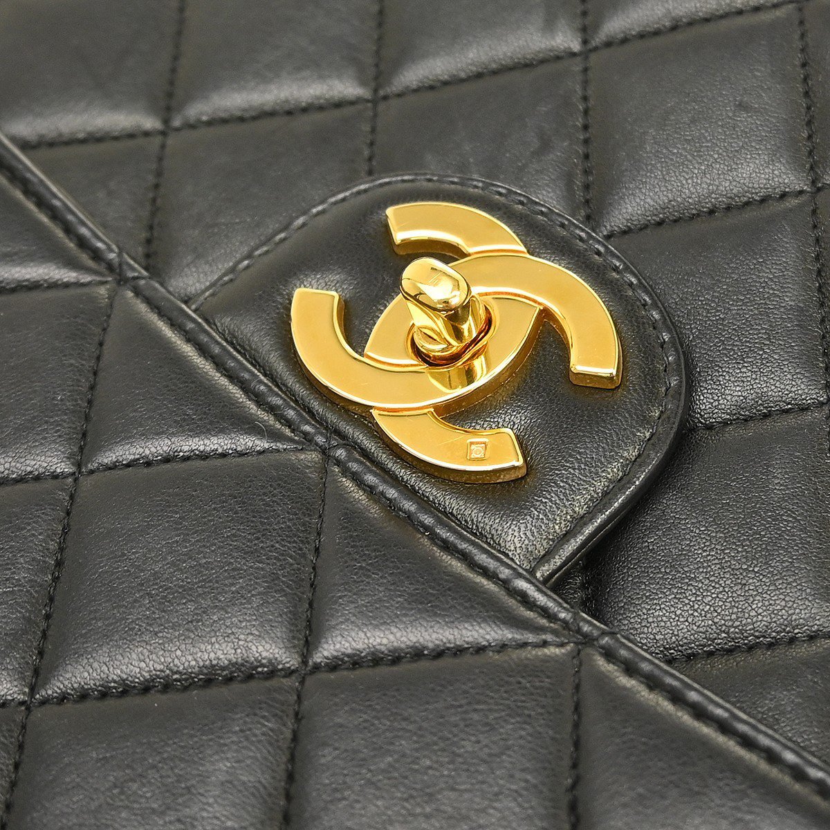 Chanel classic flap lambskin Jumbo Zwart