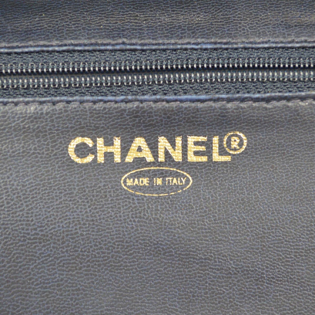 Chanel Chanel Vintage Timeless Zip Around Vanity Case Denim Mini Blauw