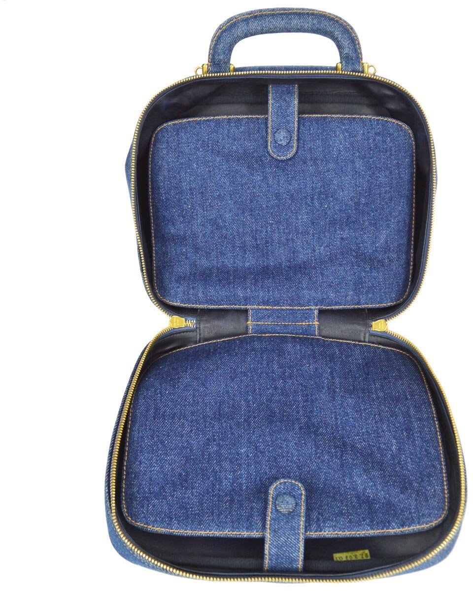Chanel Chanel Vintage Timeless Zip Around Vanity Case Denim Mini Blauw