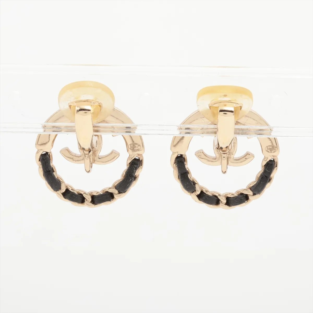 Chanel CC Stud Earrings Metal and Leather Goud