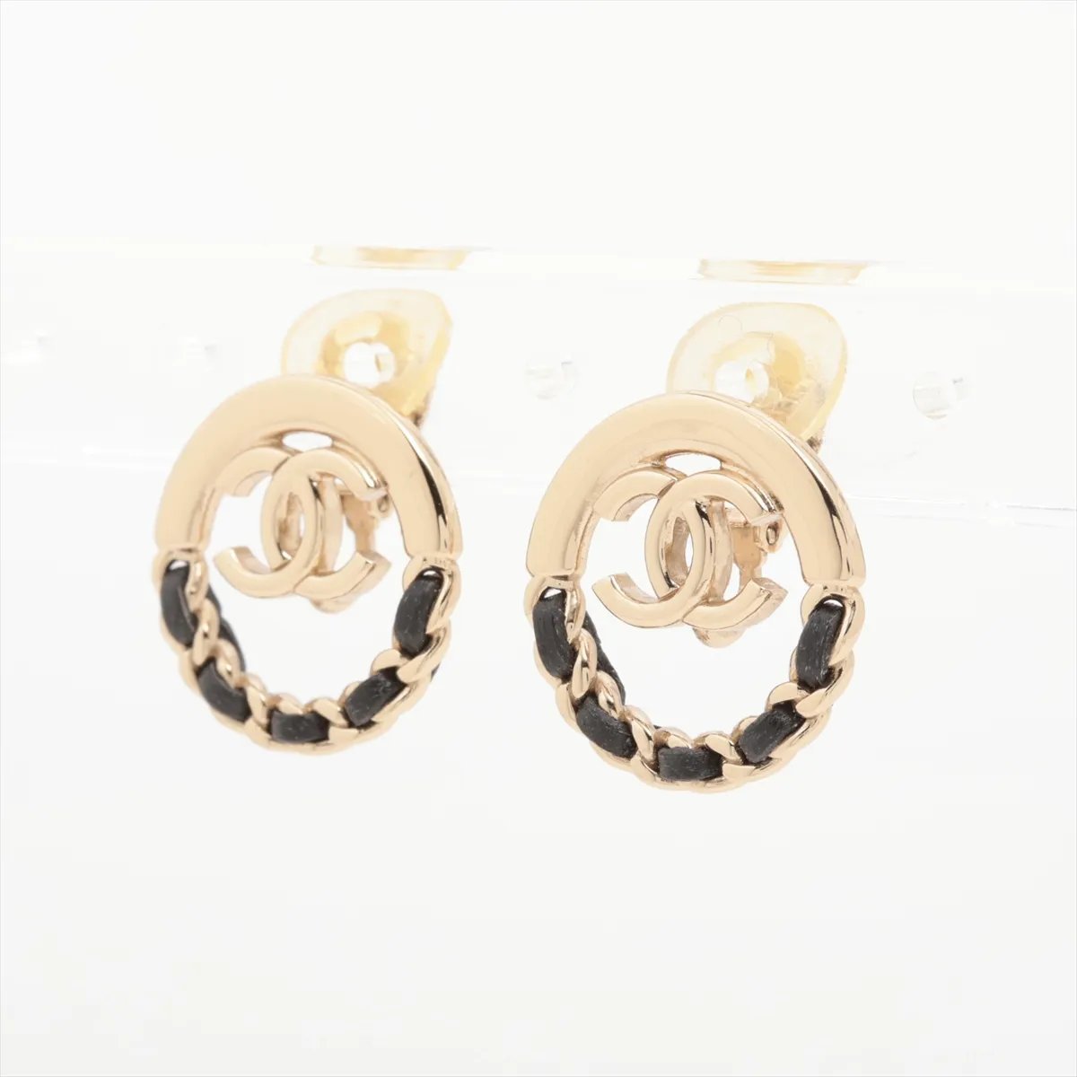 Chanel CC Stud Earrings Metal and Leather Goud