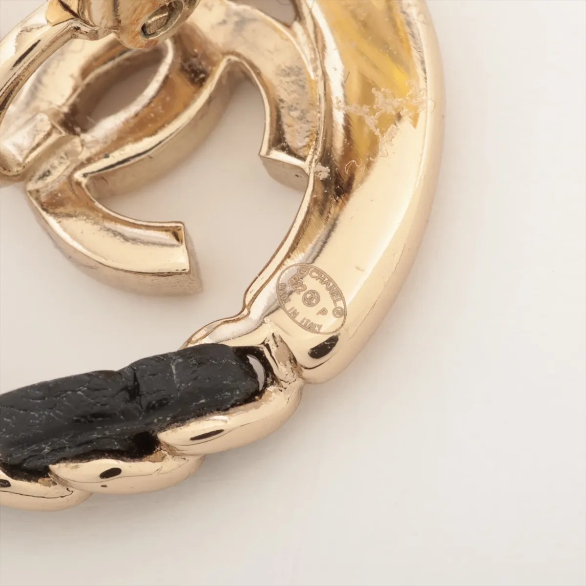 Chanel CC Stud Earrings Metal and Leather Goud