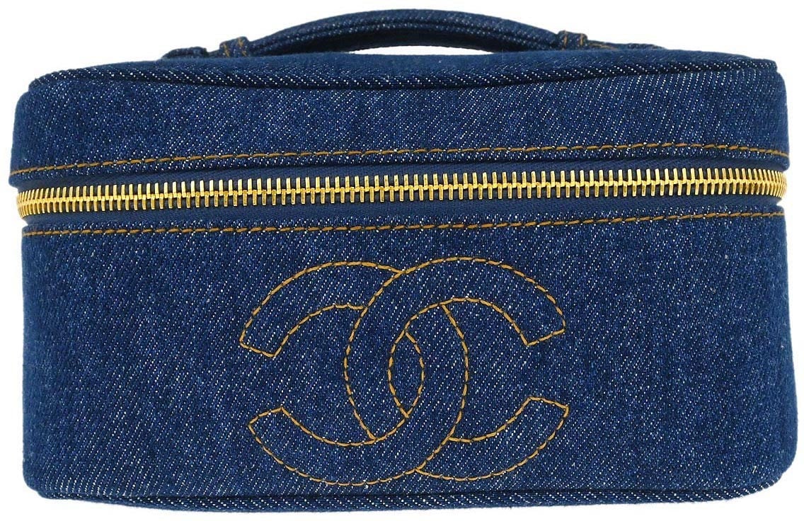 Chanel Chanel Vintage Timeless Cosmetic Case Denim Small Blauw