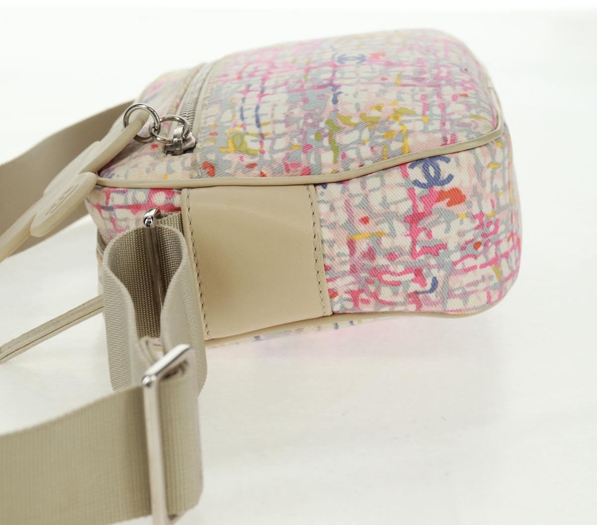 Chanel Chanel Vintage Clover Camera Bag Printed Canvas Small Divers