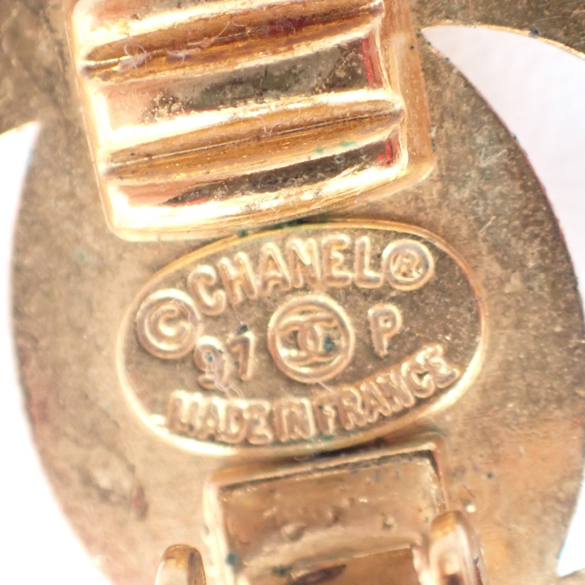 Chanel Chanel CC Button Clip-On Earrings Metal Goud