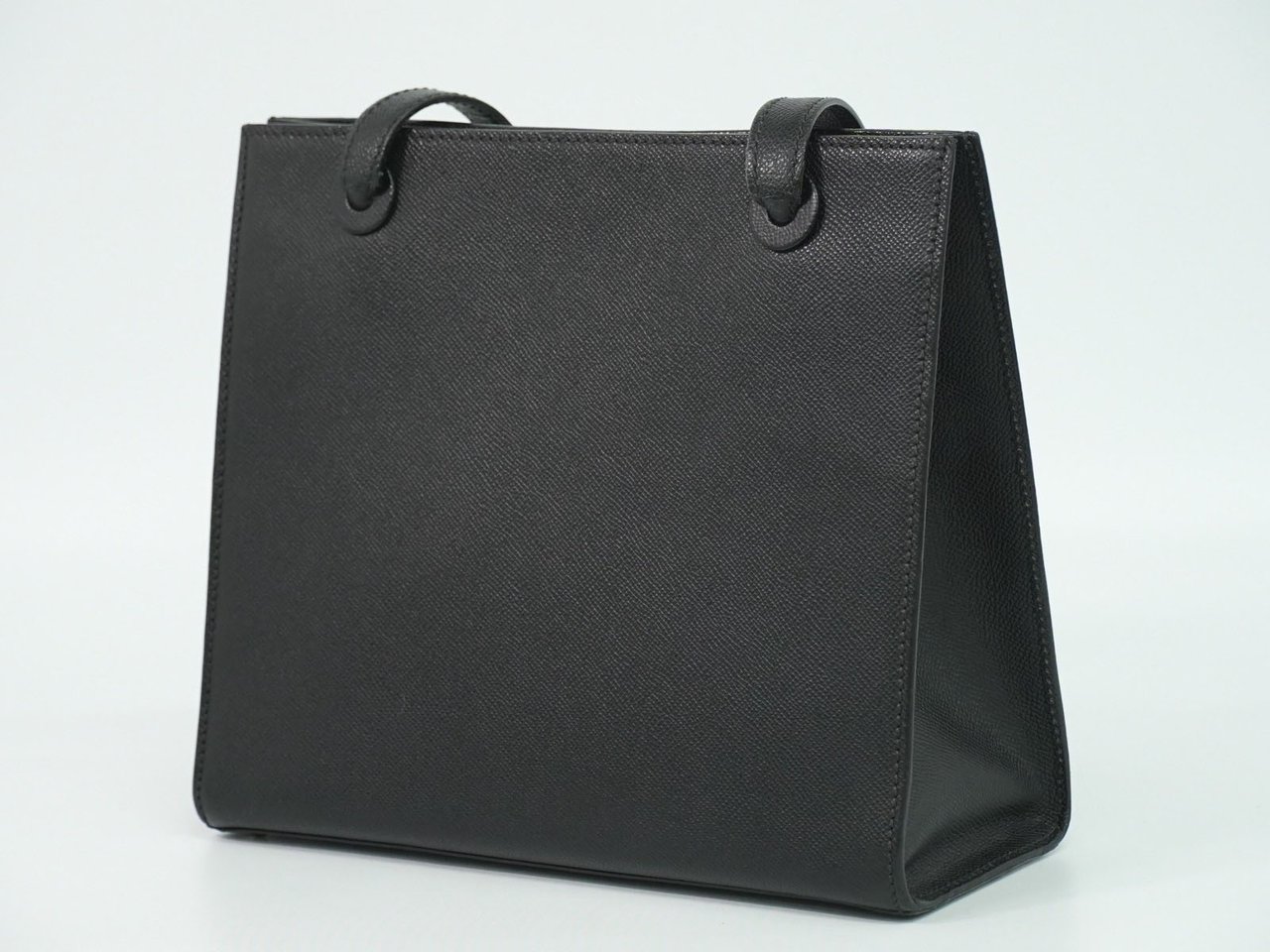 Chanel Chanel Vintage Logo Tote Leather Medium Zwart