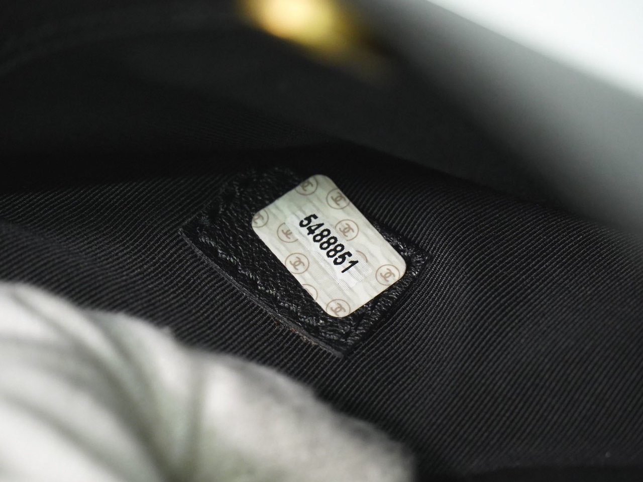 Chanel Chanel Vintage Logo Tote Leather Medium Zwart