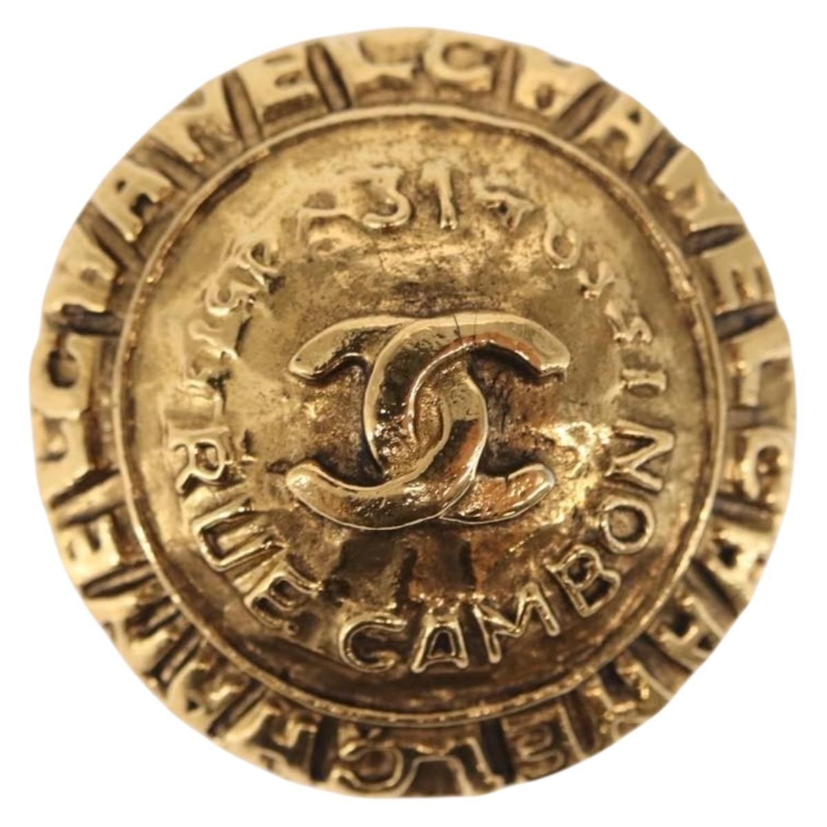 Chanel Chanel Vintage 31 Rue Cambon Round Clip-On Earrings Metal Goud