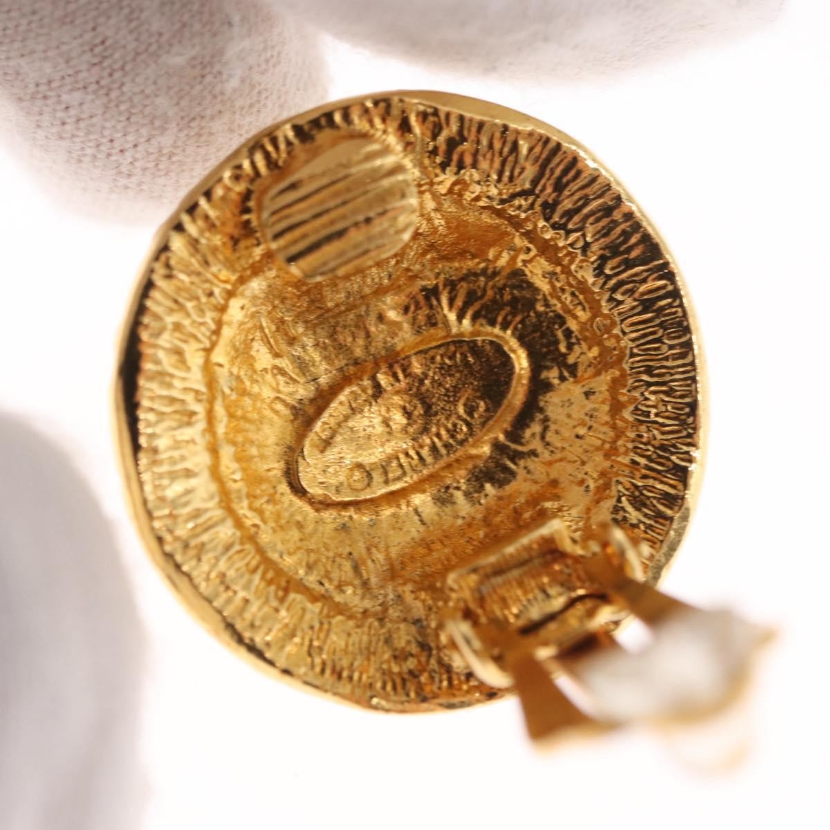 Chanel Chanel Vintage 31 Rue Cambon Round Clip-On Earrings Metal Goud