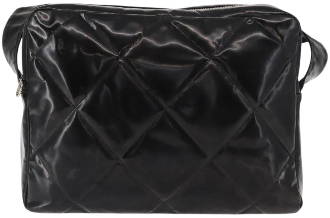 Chanel Chanel Vintage Shoulder Bag Enamel Zwart