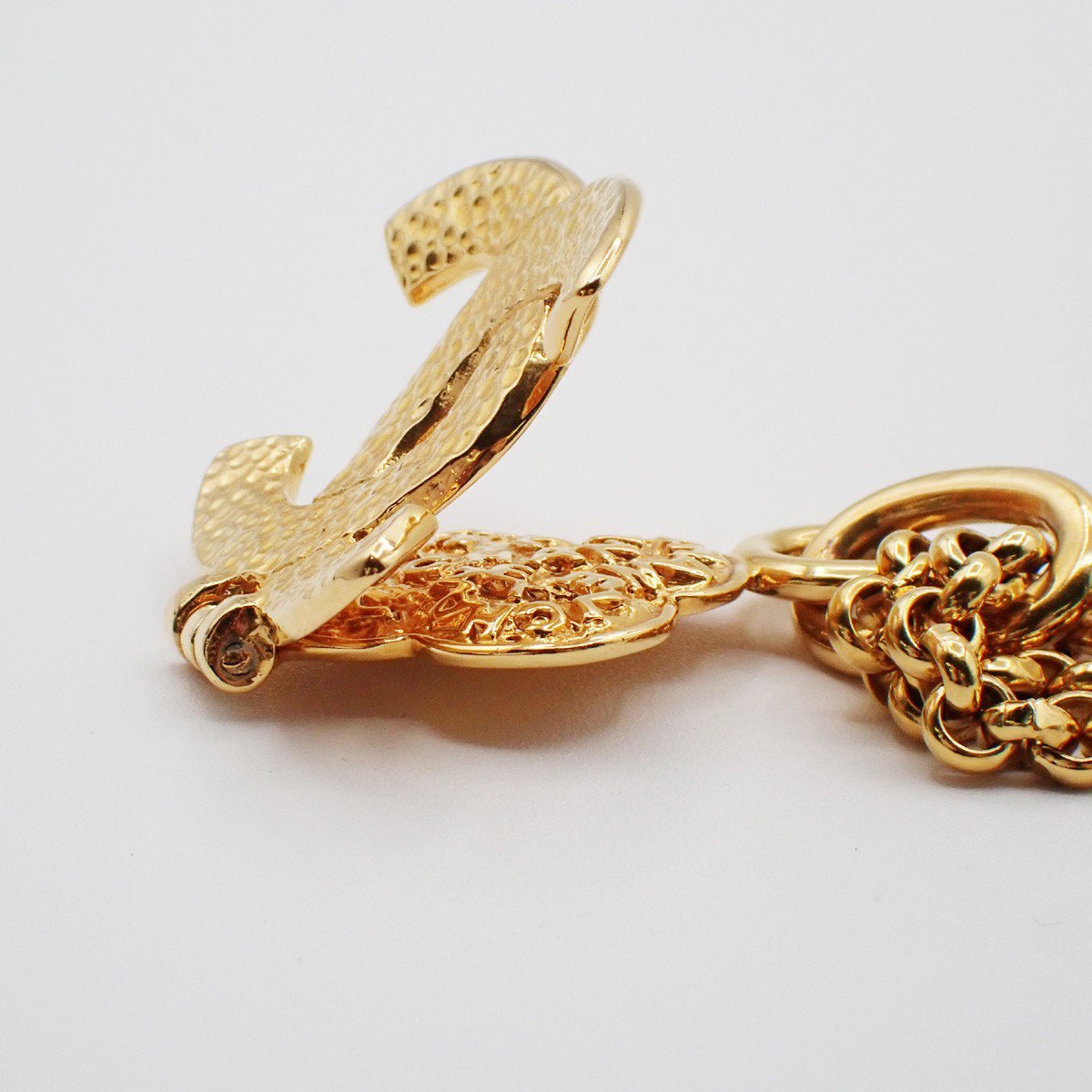 Chanel Chanel CC Flower Pendant Necklace Metal Goud