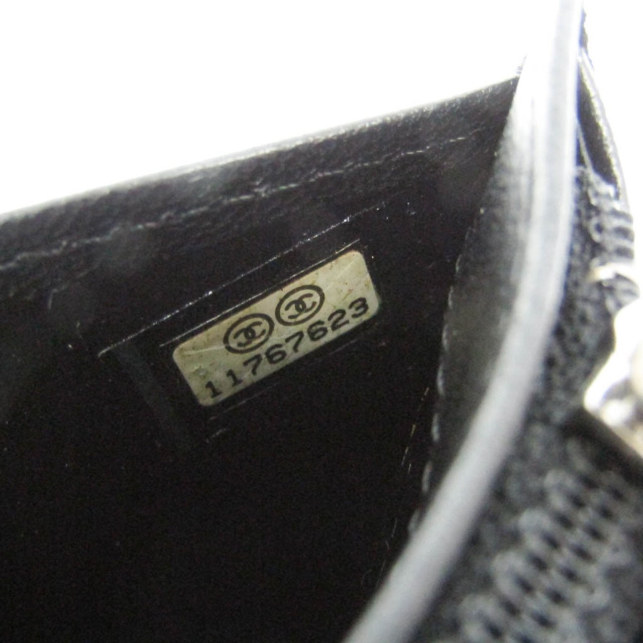 Chanel Chanel Lucky Symbols Yen Wallet Embossed Quilted Leather Zwart