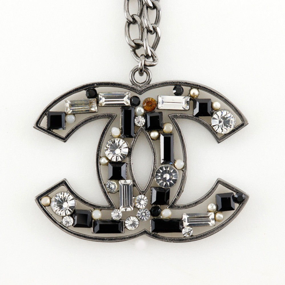 Chanel Chanel CC Pendant Necklace Metal with Crystals Zilver
