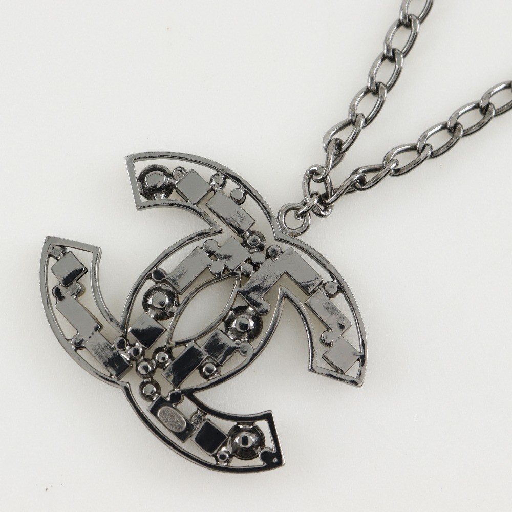 Chanel Chanel CC Pendant Necklace Metal with Crystals Zilver