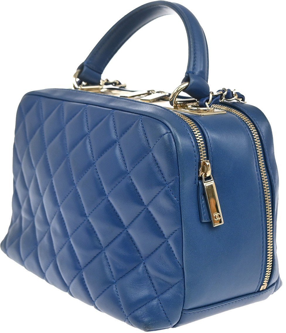 Chanel Chanel Trendy CC Bowling Bag Quilted Lambskin Medium Blauw