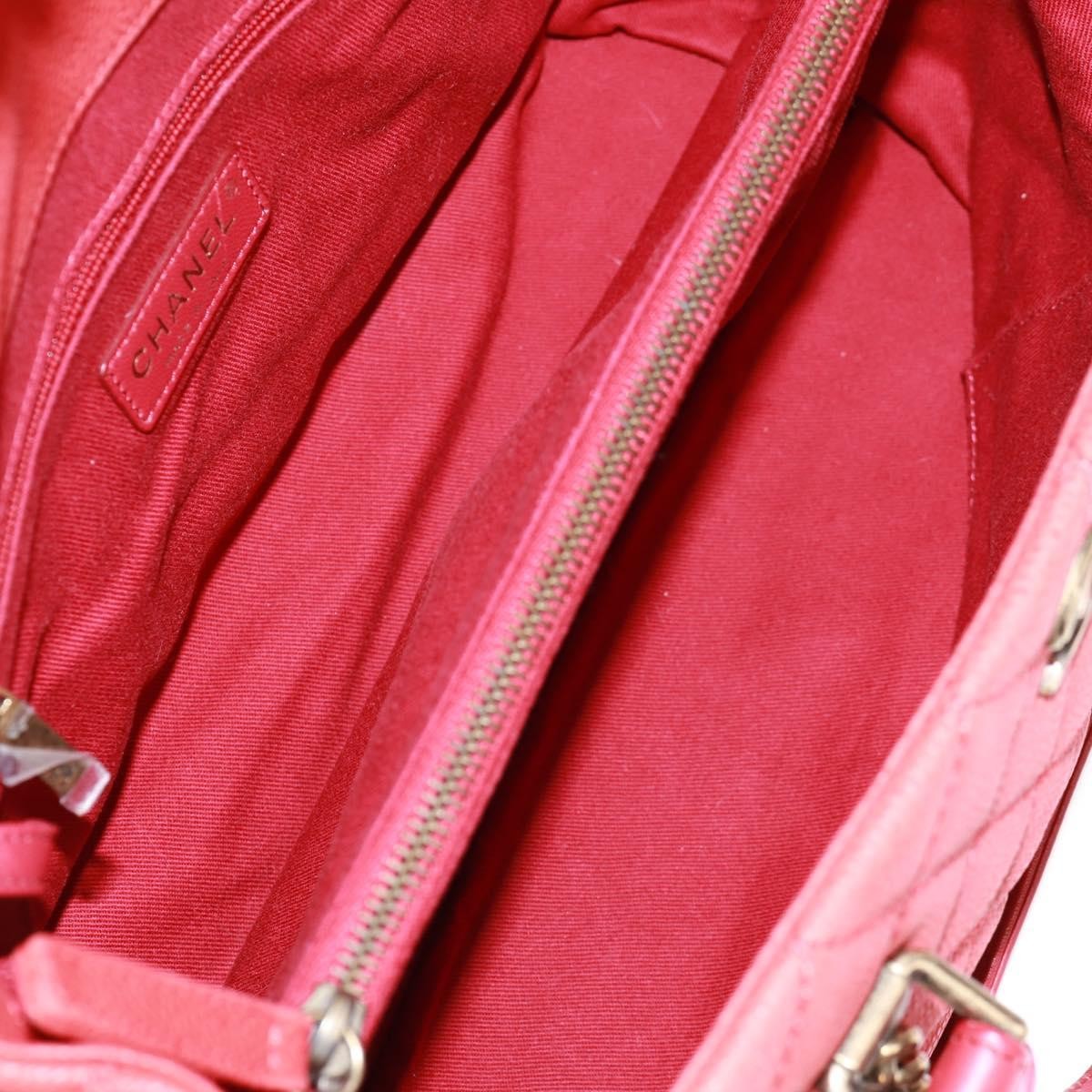 Chanel Chanel Chic Quilt Tote Quilted Caviar Medium Rood