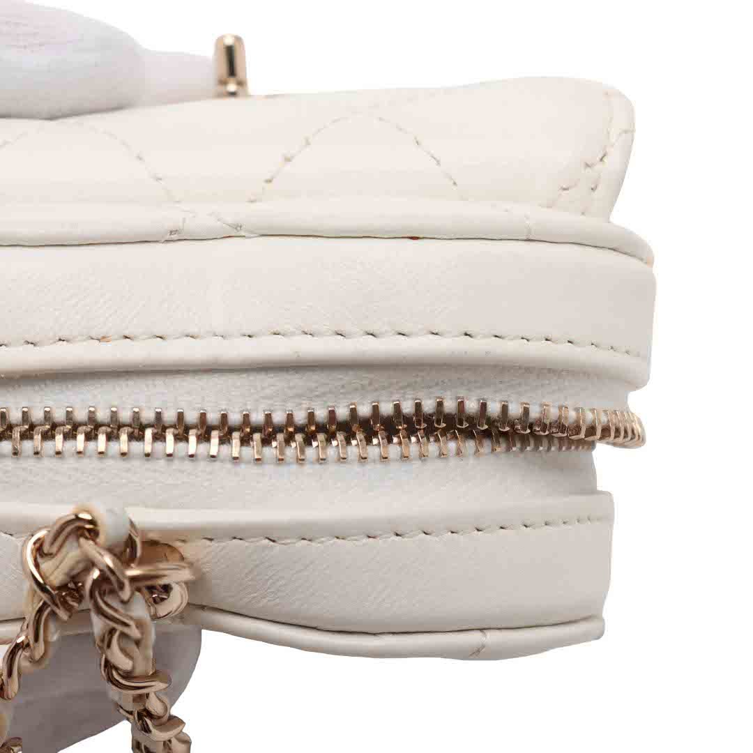 Chanel Chanel CC in Love Heart Clutch with Chain Quilted Lambskin Wit