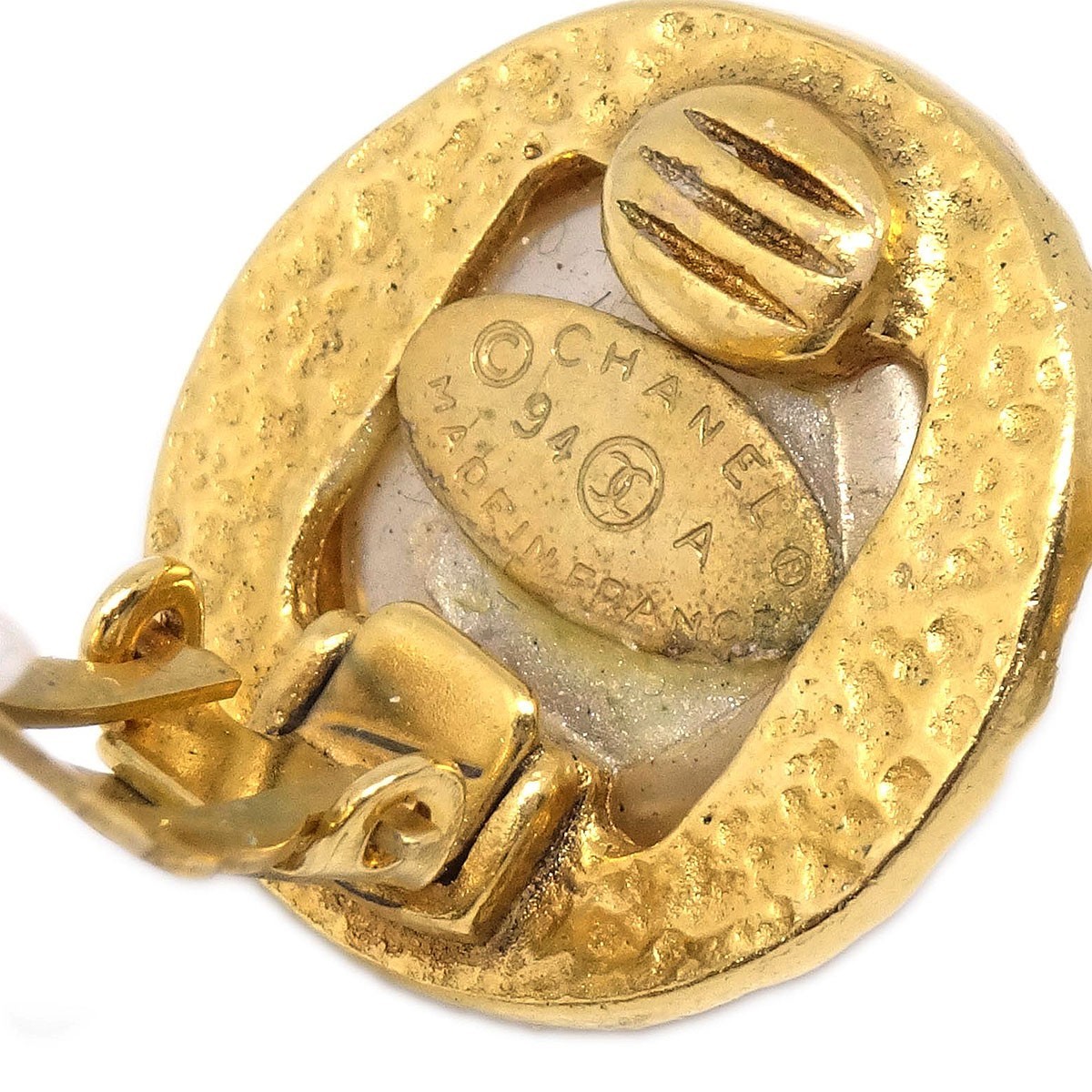 Chanel Chanel CC Clip On Earrings Faux Pearl Embellished Metal Goud