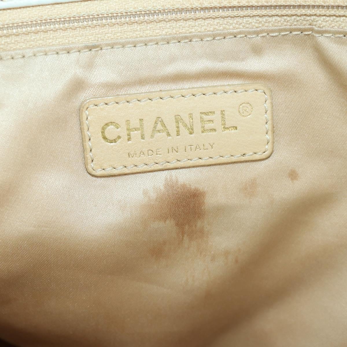 Chanel Chanel Rodeo Drive Hobo Leather Large Wit