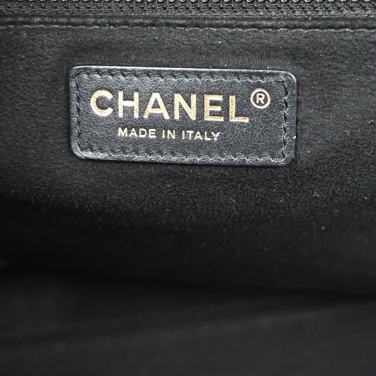 Chanel Chanel Deauville Tote Studded Caviar Medium Zwart