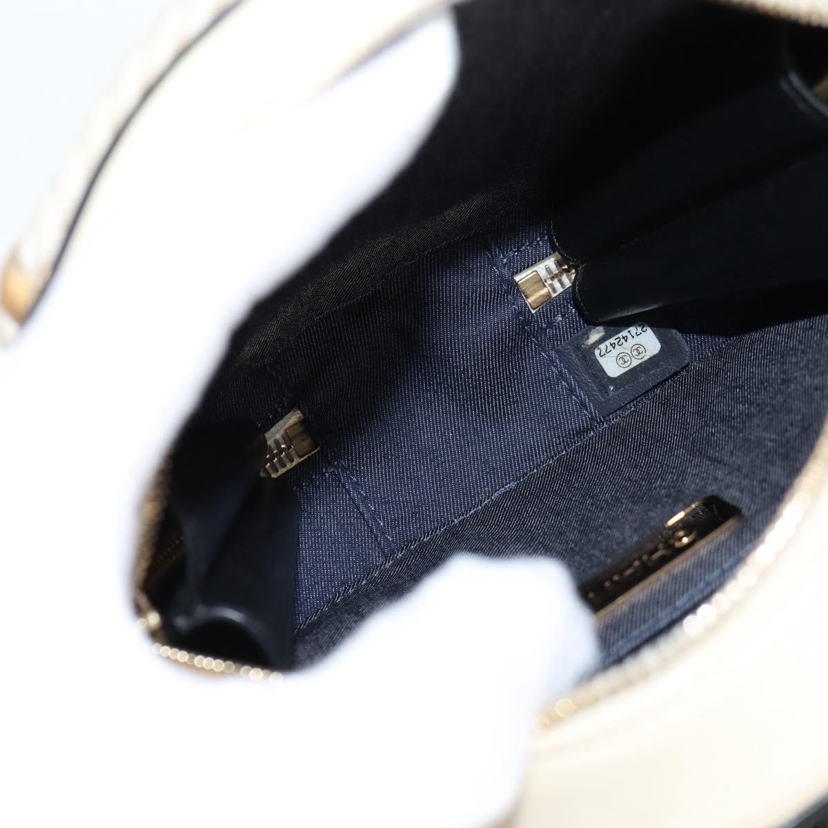 Chanel Chanel En Vogue Round Bag Crumpled Calfskin Small Zwart