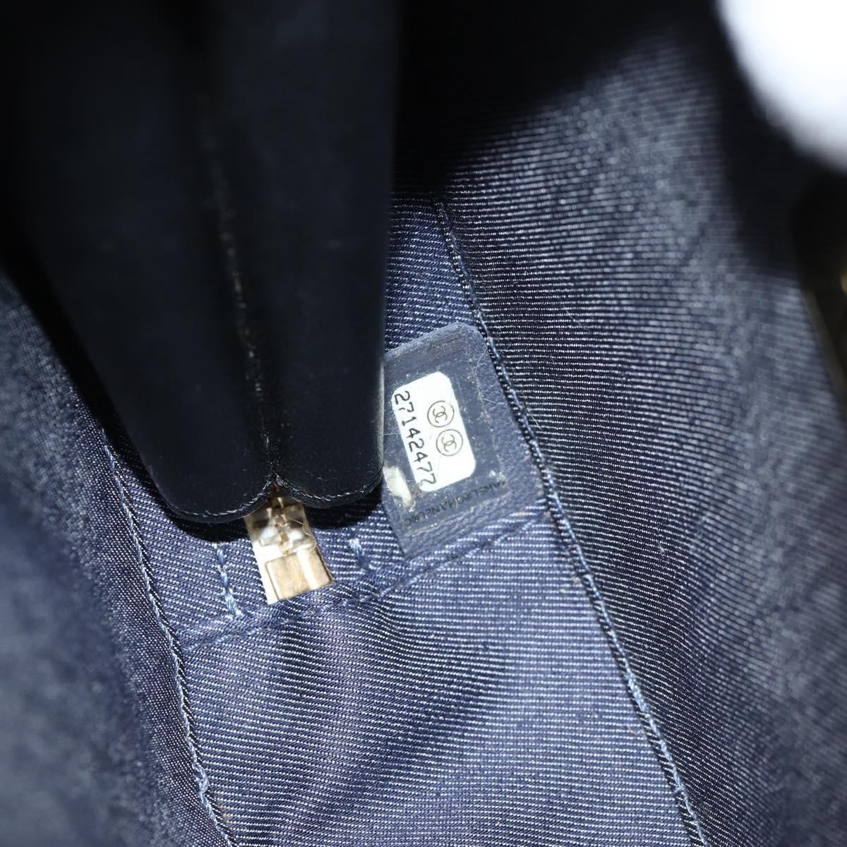 Chanel Chanel En Vogue Round Bag Crumpled Calfskin Small Zwart