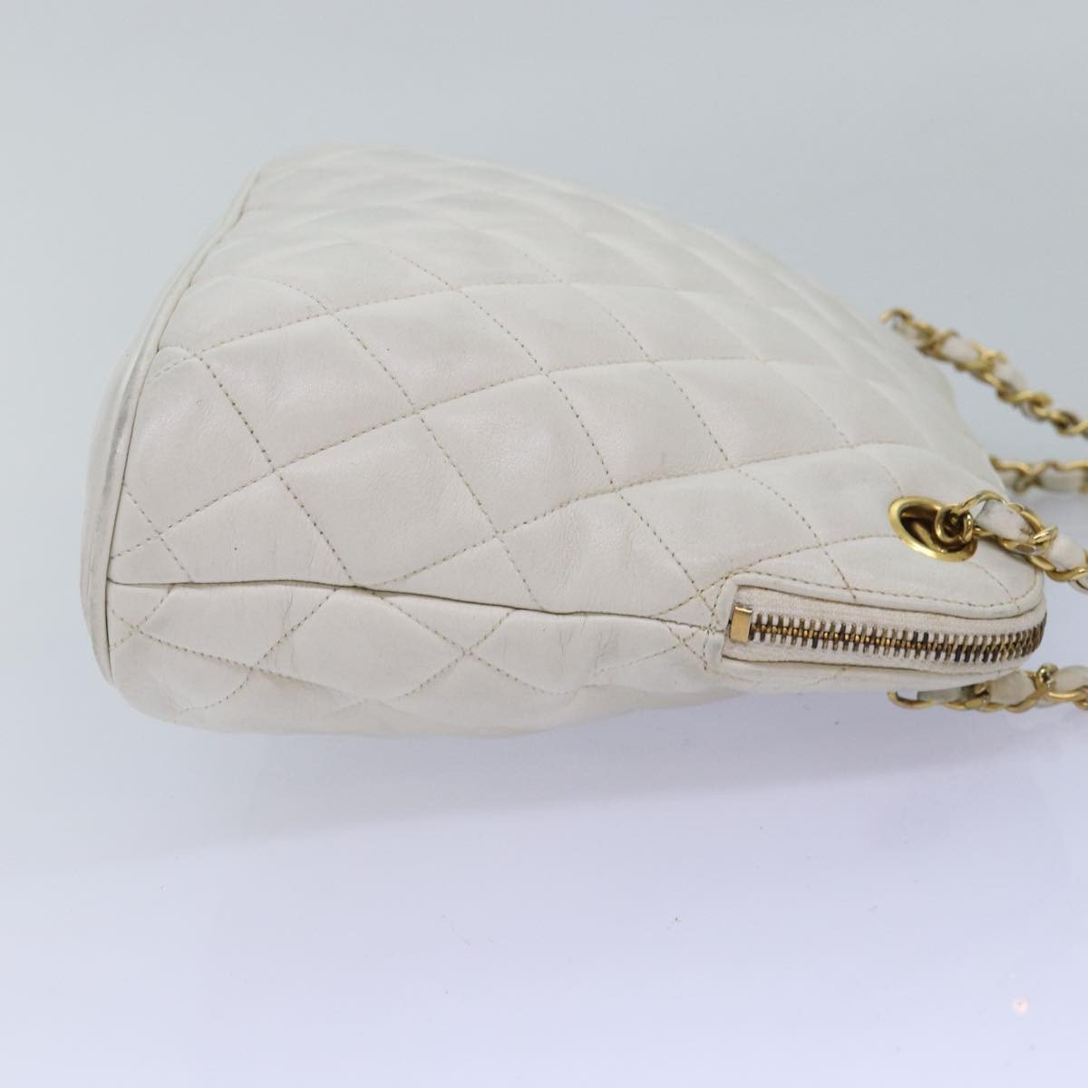 Chanel Vintage Zip Chain Quilted Caviar Medium Wit
