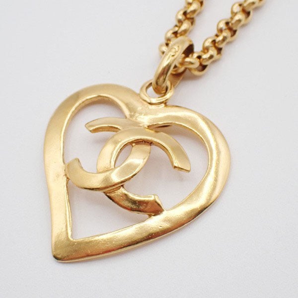 Chanel Chanel Vintage CC Heart Pendant Long Necklace Metal XL Goud