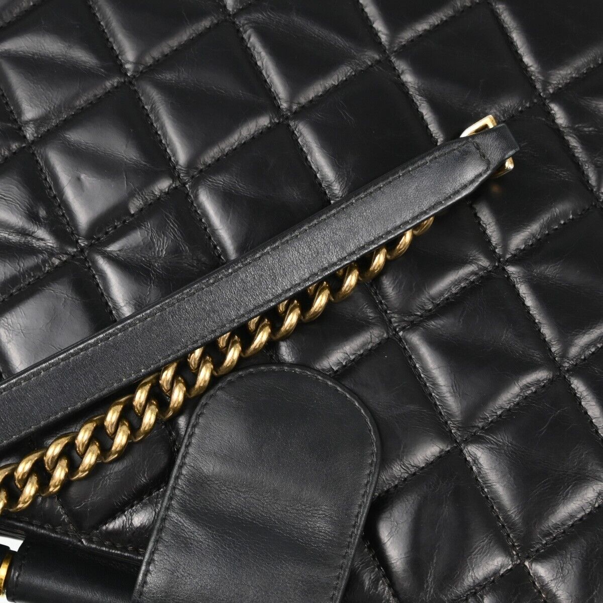 Chanel Chanel Gold Bar Tote Quilted Aged Calfskin Small Zwart