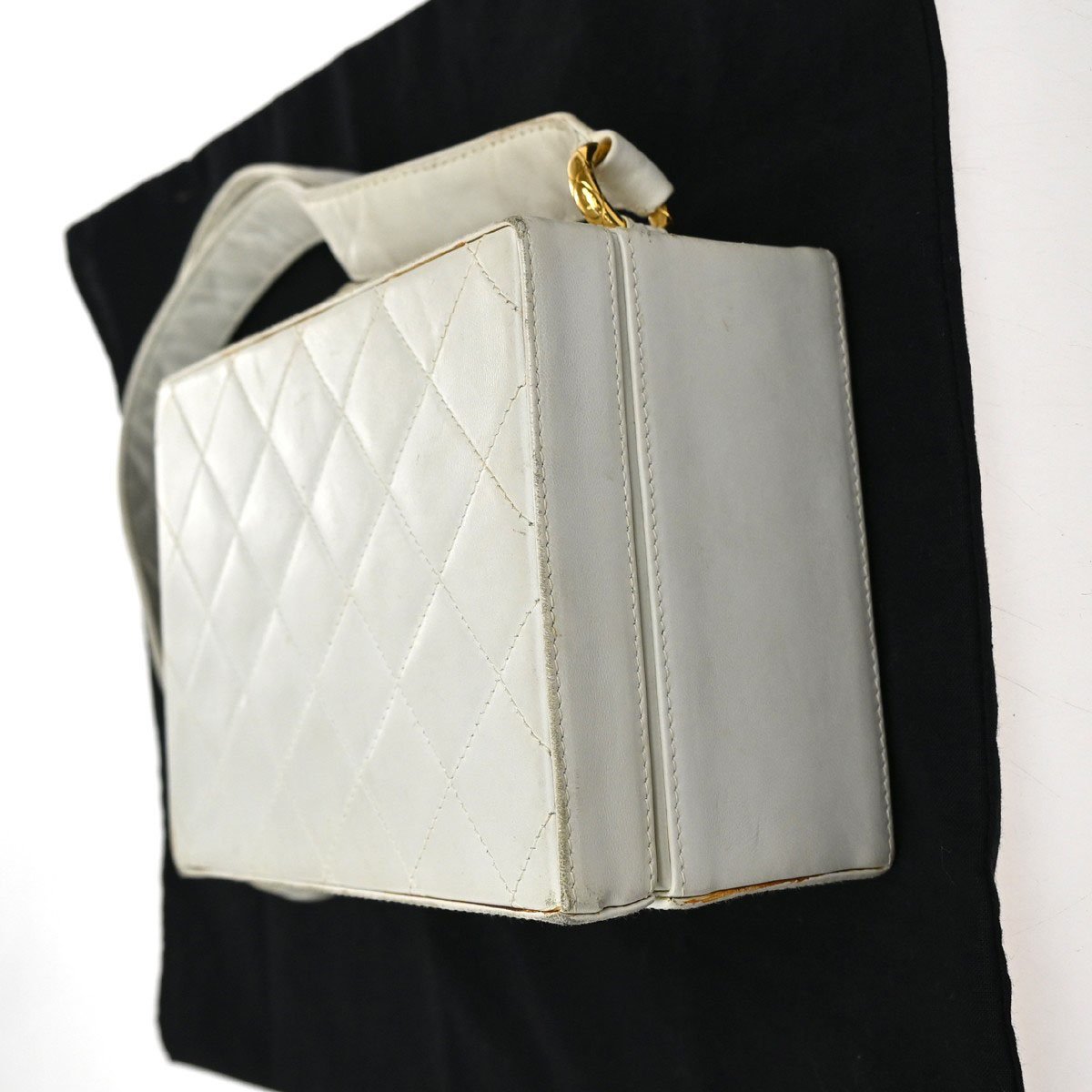 Chanel Chanel CC Logo Chain Handbag Canvas and Leather Divers