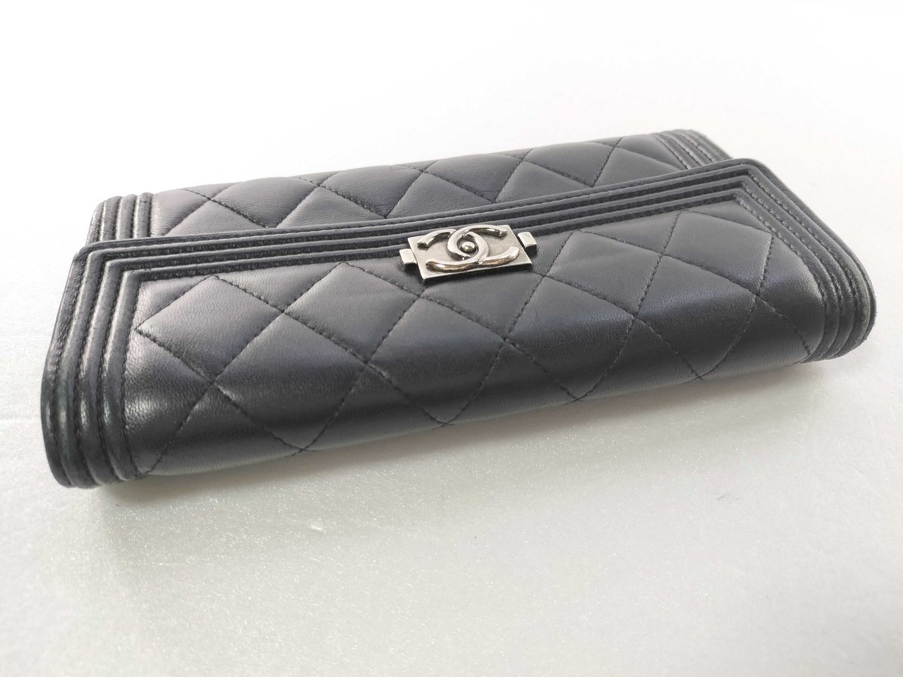 Chanel Boy Flap Quilted Lambskin Long Zwart